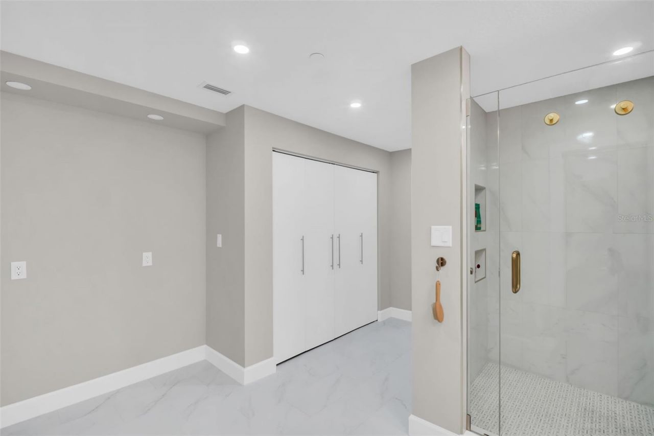 1 Beach Drive Se, Unit 1210, Saint Petersburg, FL 33701 Photo