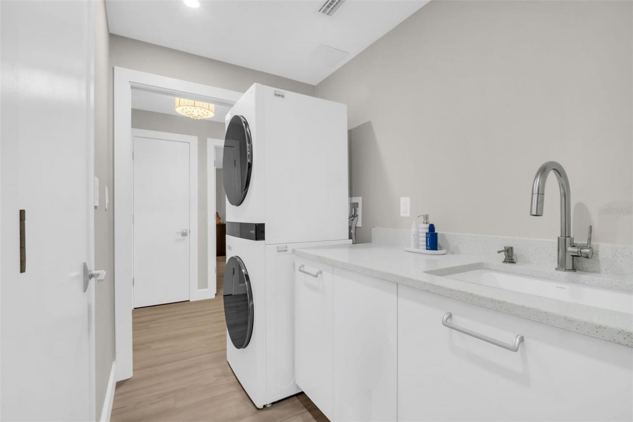 1 Beach Drive Se, Unit 1210, Saint Petersburg, FL 33701 Photo