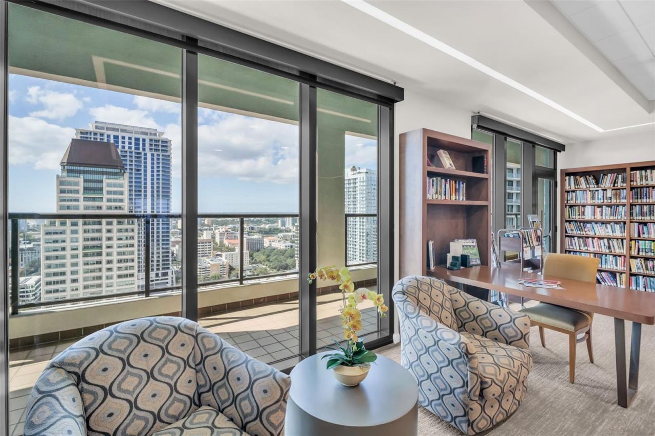 1 Beach Drive Se, Unit 1210, Saint Petersburg, FL 33701 Photo