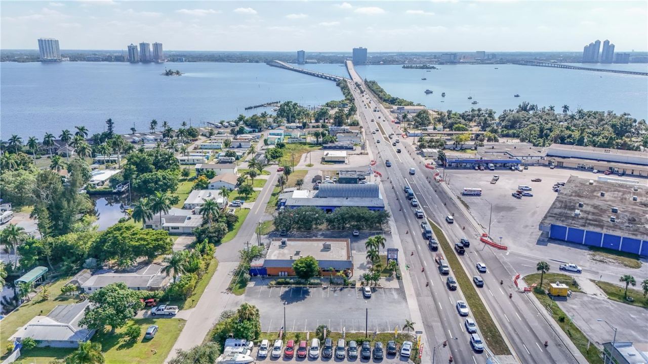 1130 N Tamiami Trail, North Fort Myers, FL 33903 Photo