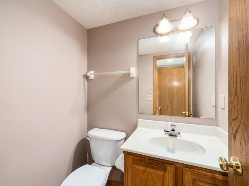 645 Thatch Street, Reynoldsburg, OH 43068 Photo 10