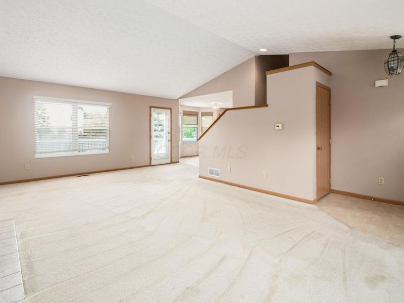 645 Thatch Street, Reynoldsburg, OH 43068 Photo 4