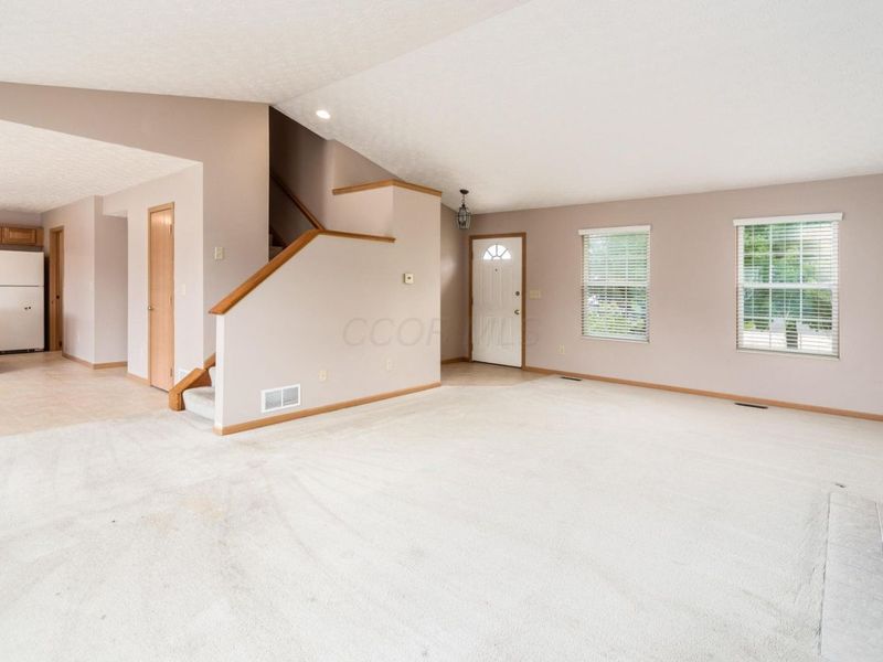 645 Thatch Street, Reynoldsburg, OH 43068 Photo 5