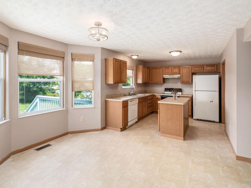 645 Thatch Street, Reynoldsburg, OH 43068 Photo 6