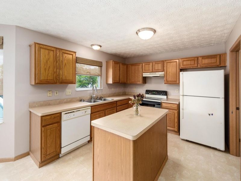 645 Thatch Street, Reynoldsburg, OH 43068 Photo 7