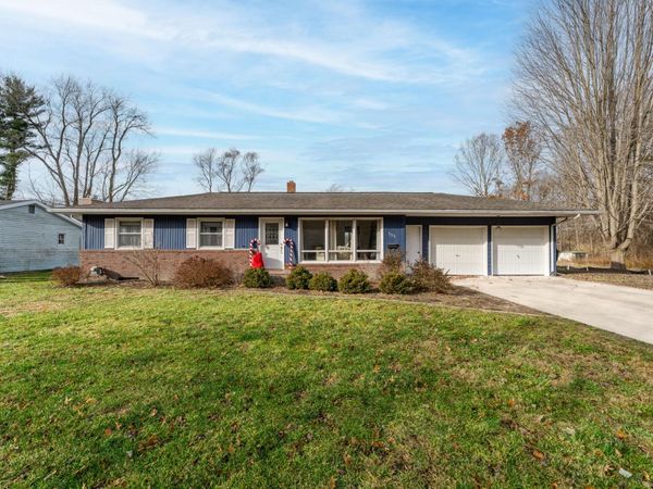 733 Hazen Street, Paw Paw, MI 49079