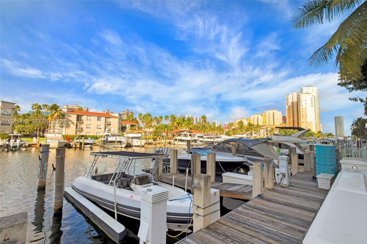 3029 NE 188th St, Unit 419, Aventura, FL 33180 Photo