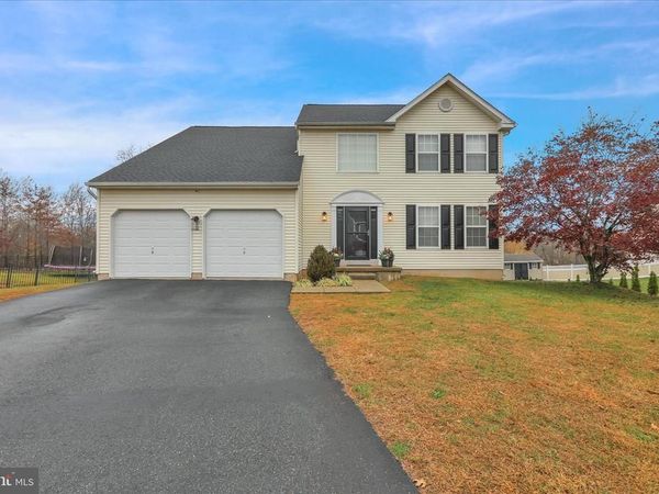 910 CLOVER LANE, GILBERTSVILLE, PA 19525