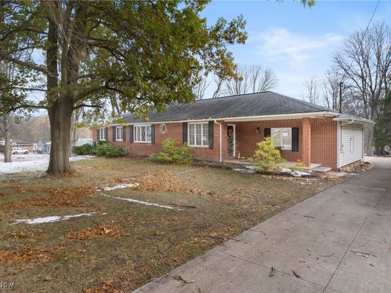 193 Fairway Drive, Akron, OH 44333 Photo 1