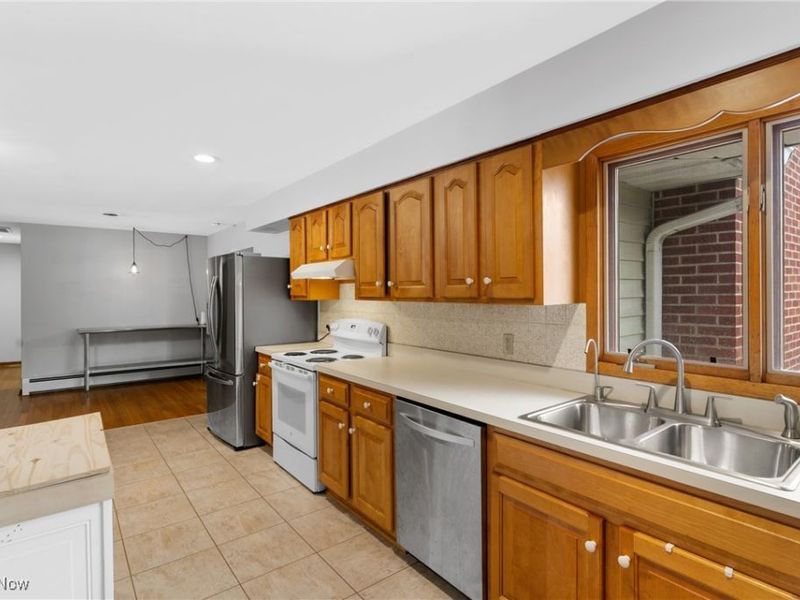 193 Fairway Drive, Akron, OH 44333 Photo 12