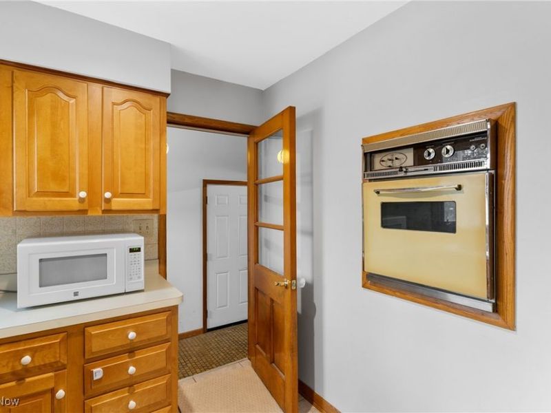 193 Fairway Drive, Akron, OH 44333 Photo 13