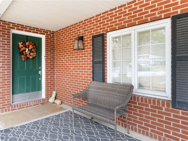 193 Fairway Drive, Akron, OH 44333 Photo 3