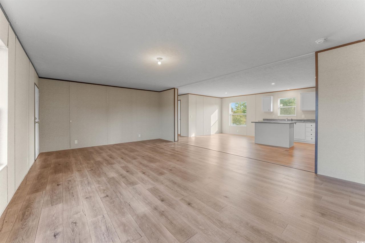 1229 Francis Marion Dr. Photo 6