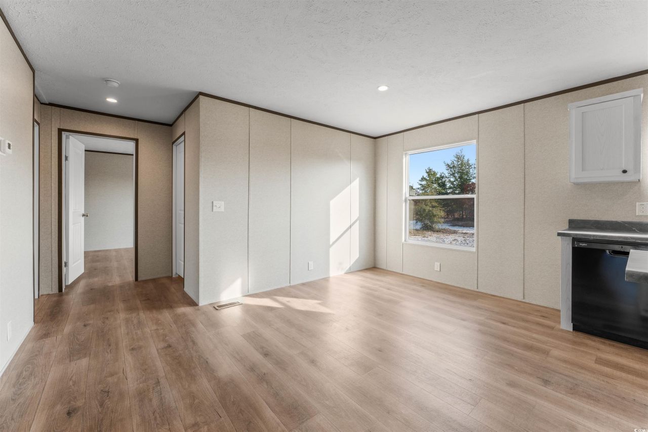 1229 Francis Marion Dr. Photo 8