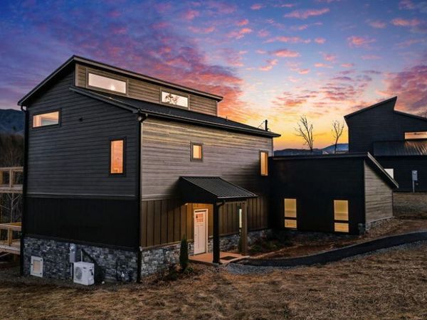 650 Ridge Top Loop, Gatlinburg, TN 37738