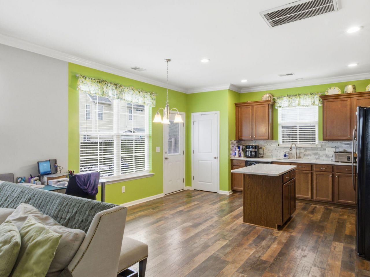 7814 Magellan Drive Photo 7