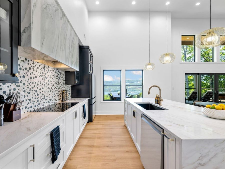 Property Image 100