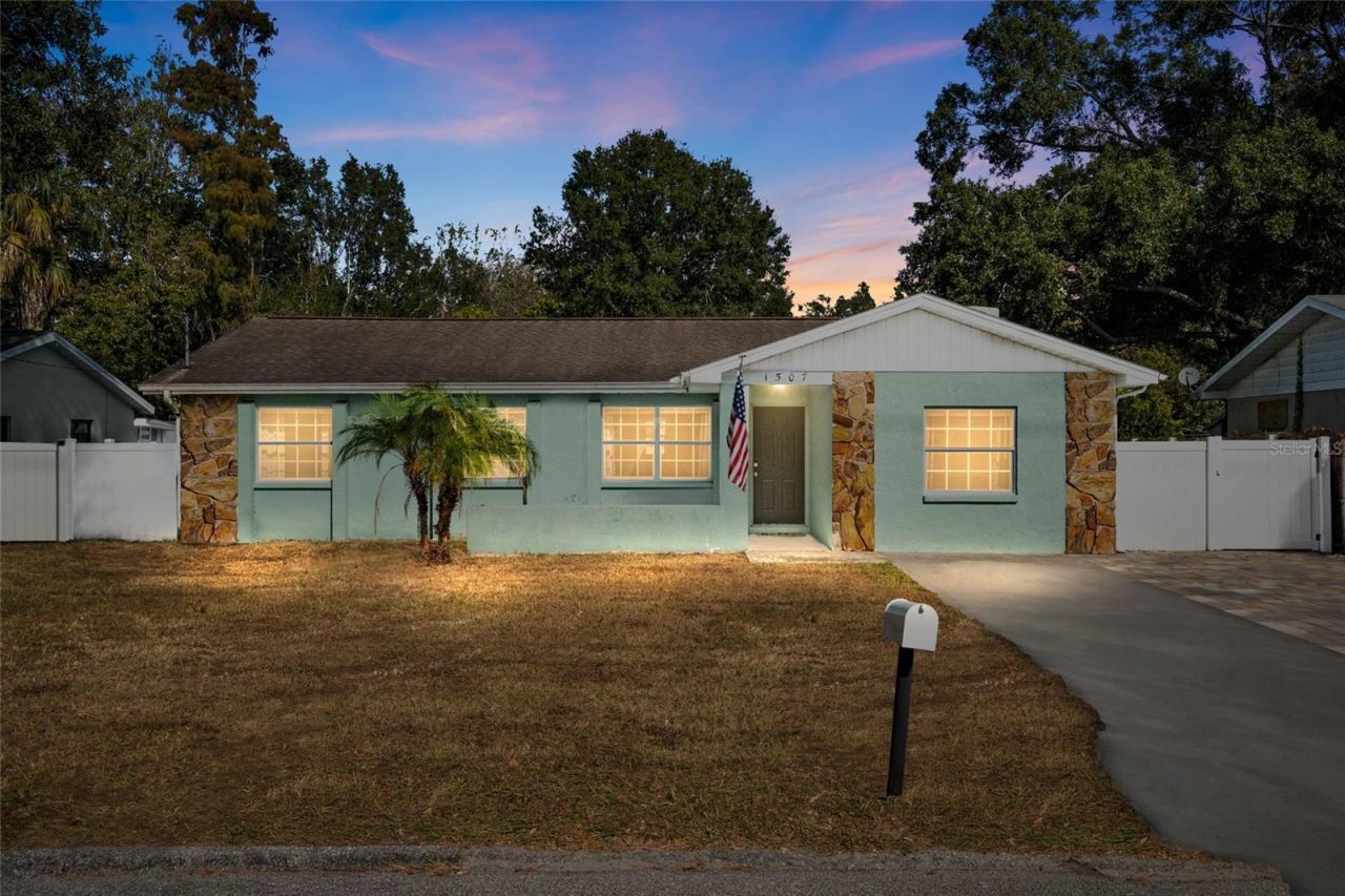 1507 W Kirby Street, Tampa, FL 33604 Main Photo