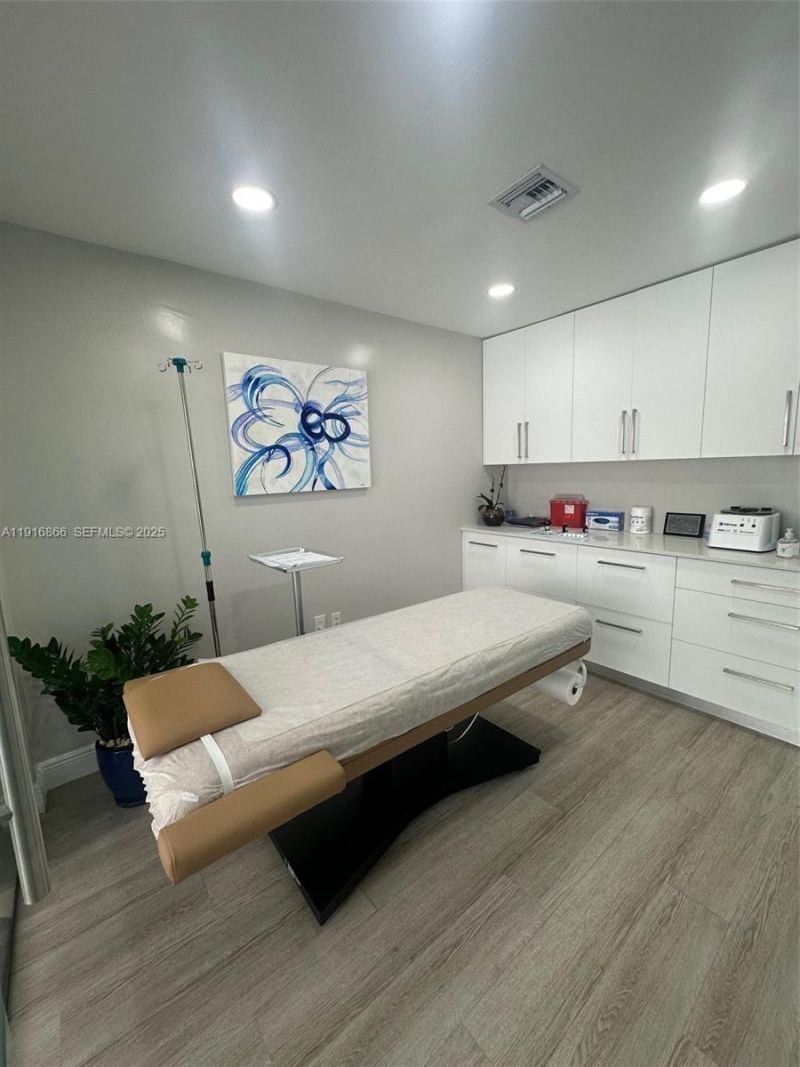 6443 Bird Rd, Miami, FL 33155 Photo