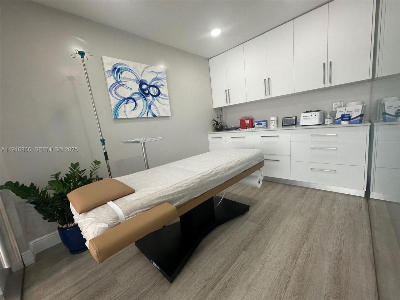 6443 Bird Rd, Miami, FL 33155 Photo