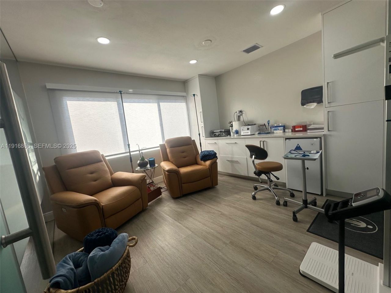 6443 Bird Rd, Miami, FL 33155 Photo