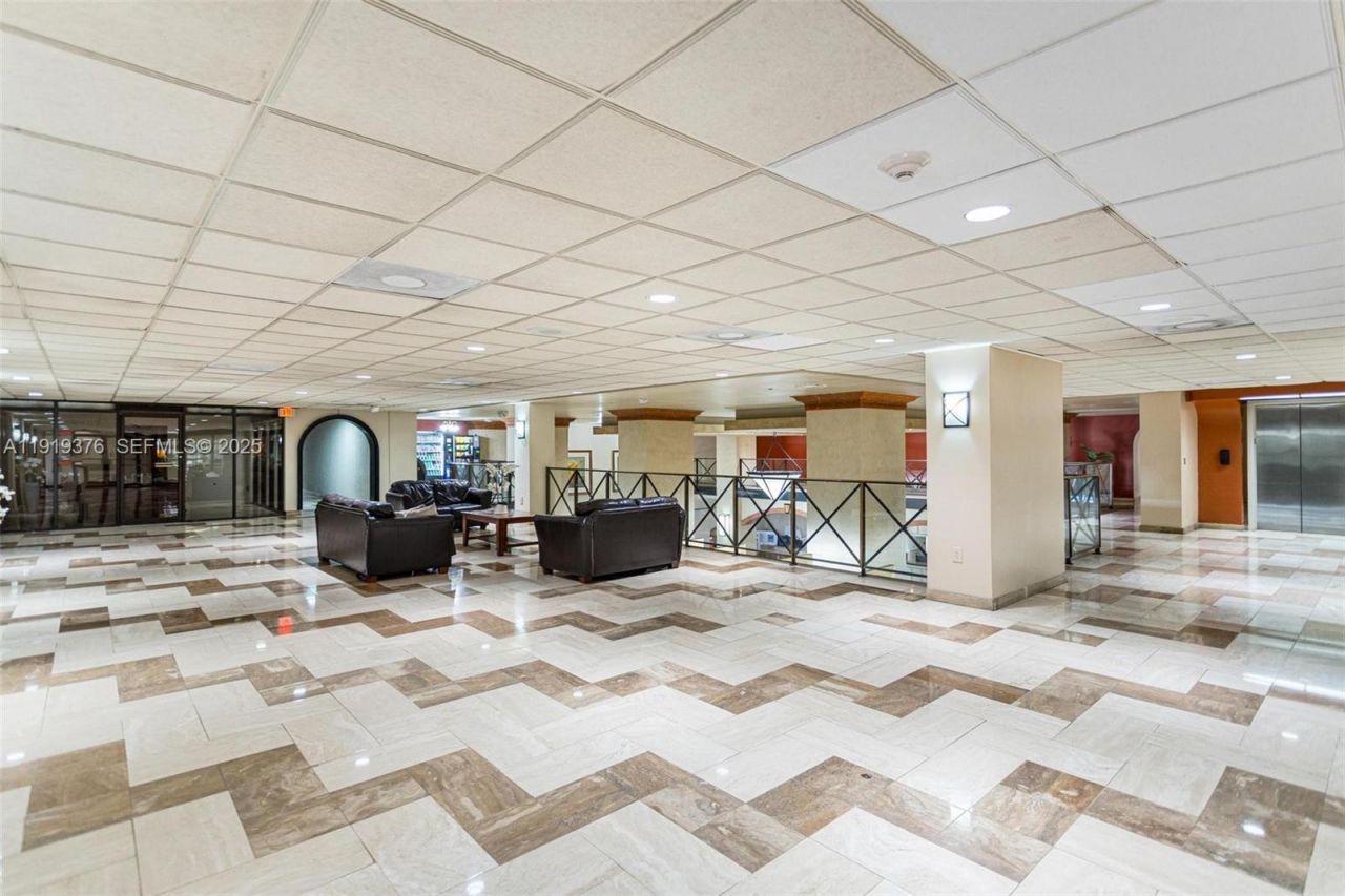 555 NE 15th St, Unit 15B, Miami, FL 33132 Photo