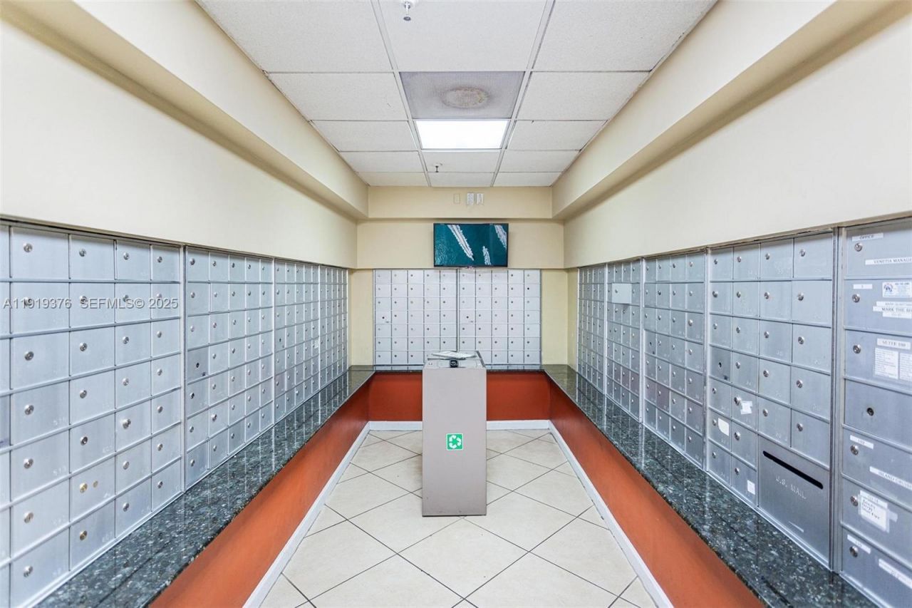 555 NE 15th St, Unit 15B, Miami, FL 33132 Photo