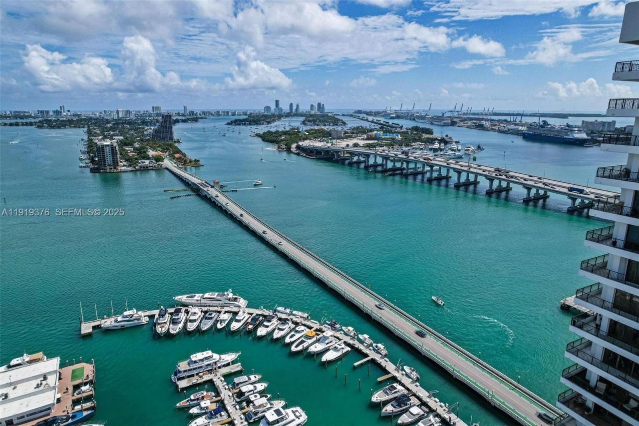 555 NE 15th St, Unit 15B, Miami, FL 33132 Photo