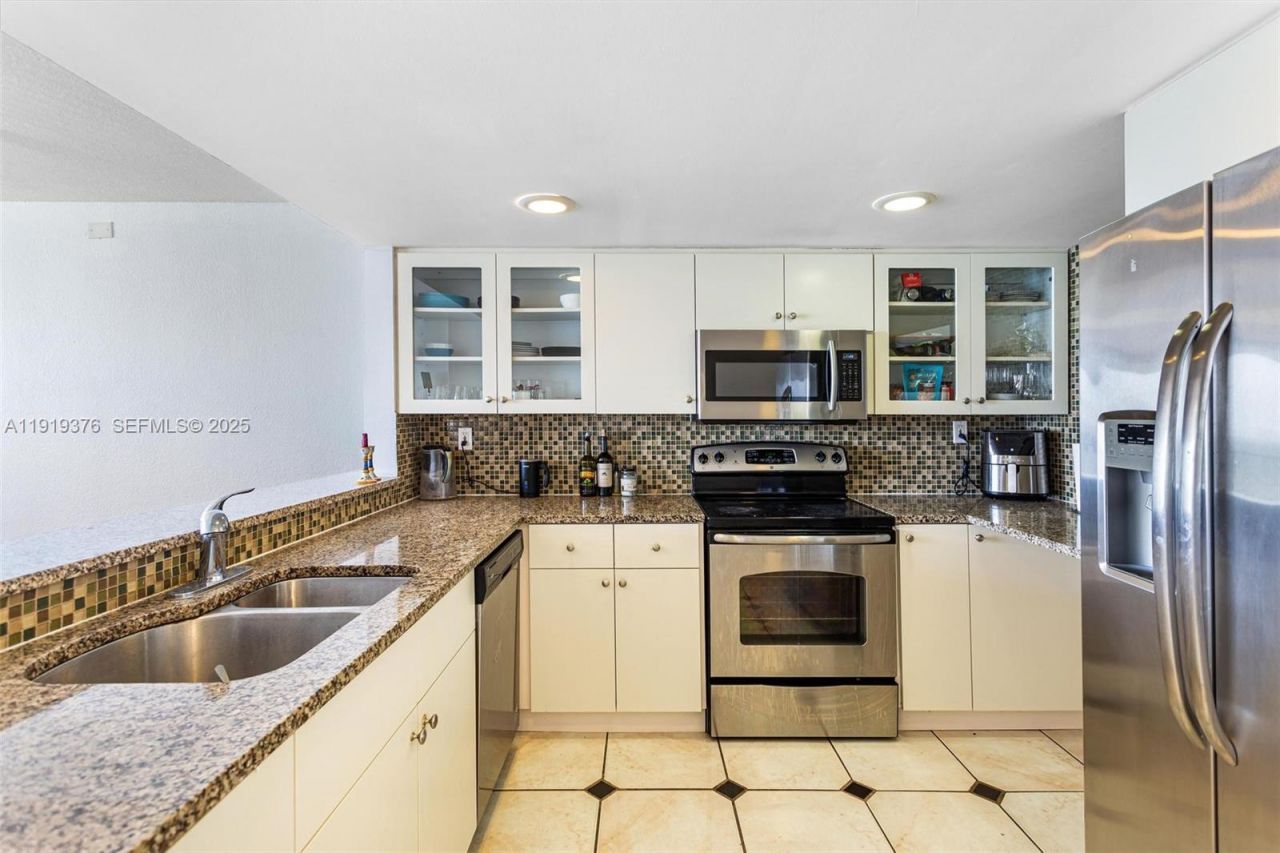 555 NE 15th St, Unit 15B, Miami, FL 33132 Photo