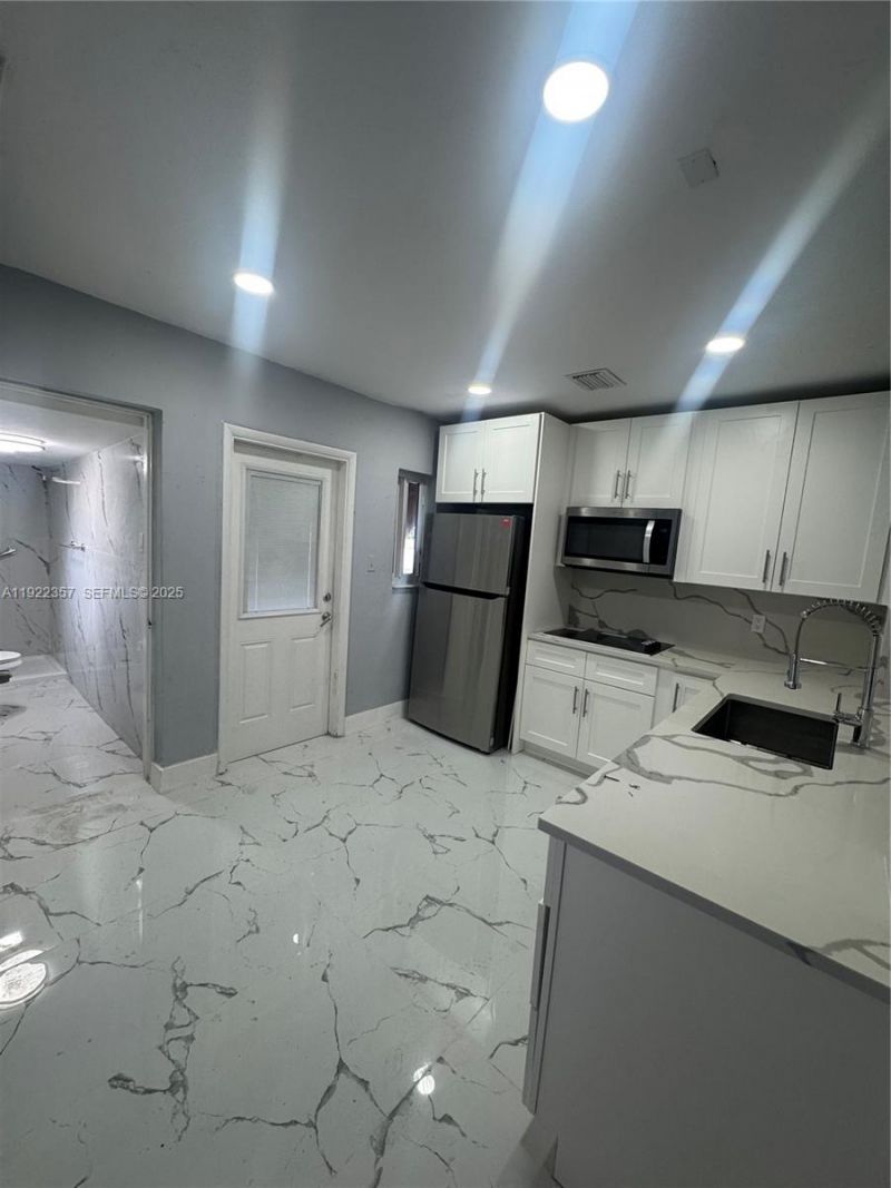 1171 NE 161st Ter, North Miami Beach, FL 33162 Photo