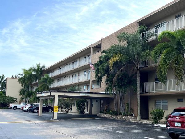330 NE 26th Avenue, Unit 406, Boynton Beach, FL 33435