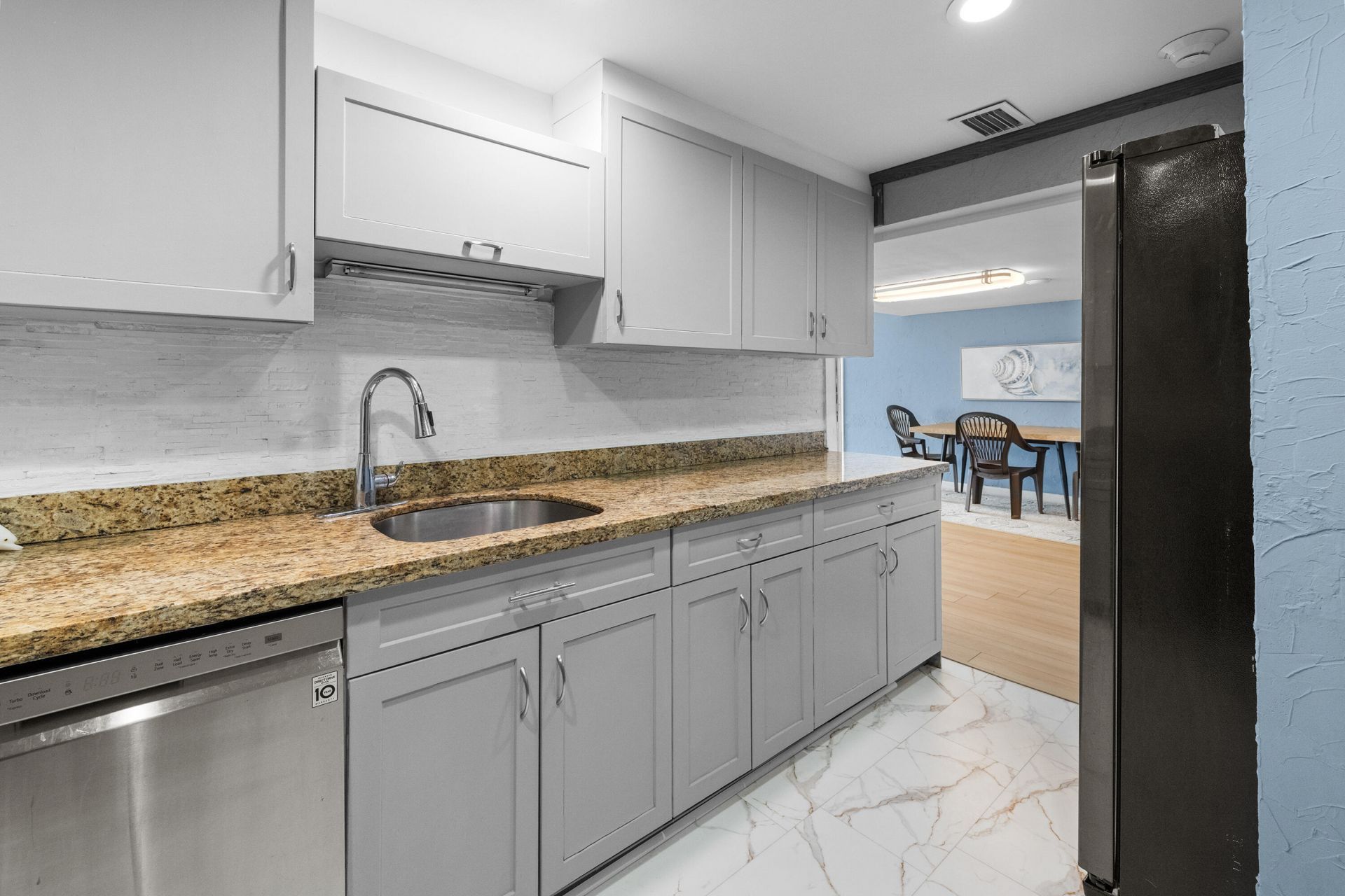 5600 N Flagler Drive, Unit 407, West Palm Beach, FL 33407 Photo