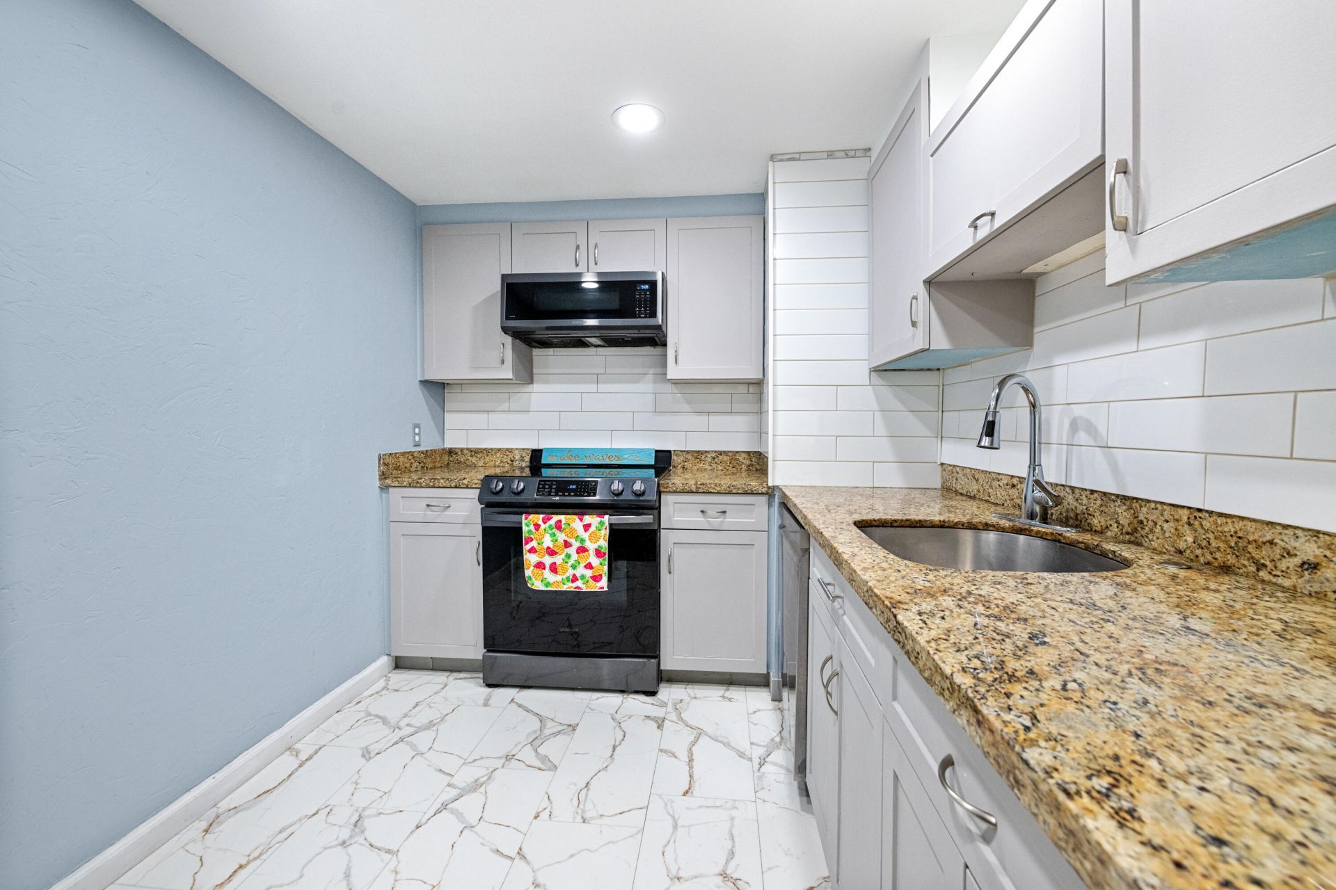 5600 N Flagler Drive, Unit 407, West Palm Beach, FL 33407 Photo