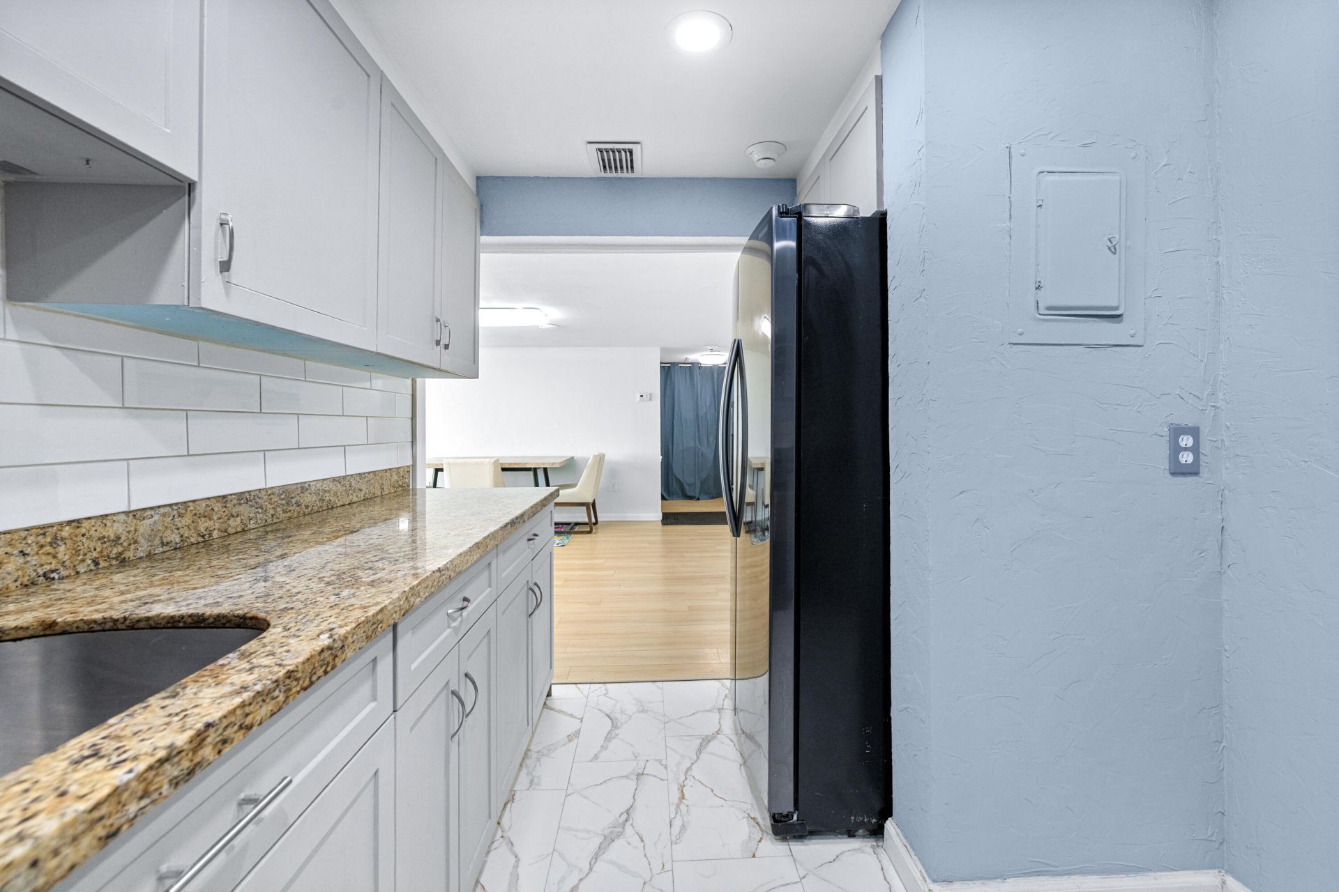 5600 N Flagler Drive, Unit 407, West Palm Beach, FL 33407 Photo