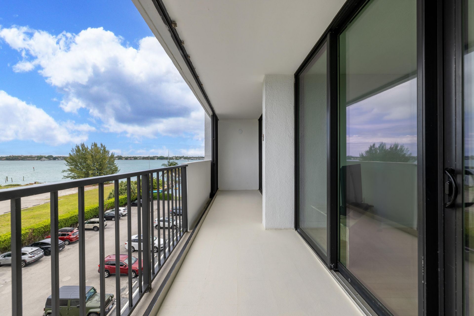 5600 N Flagler Drive, Unit 407, West Palm Beach, FL 33407 Photo