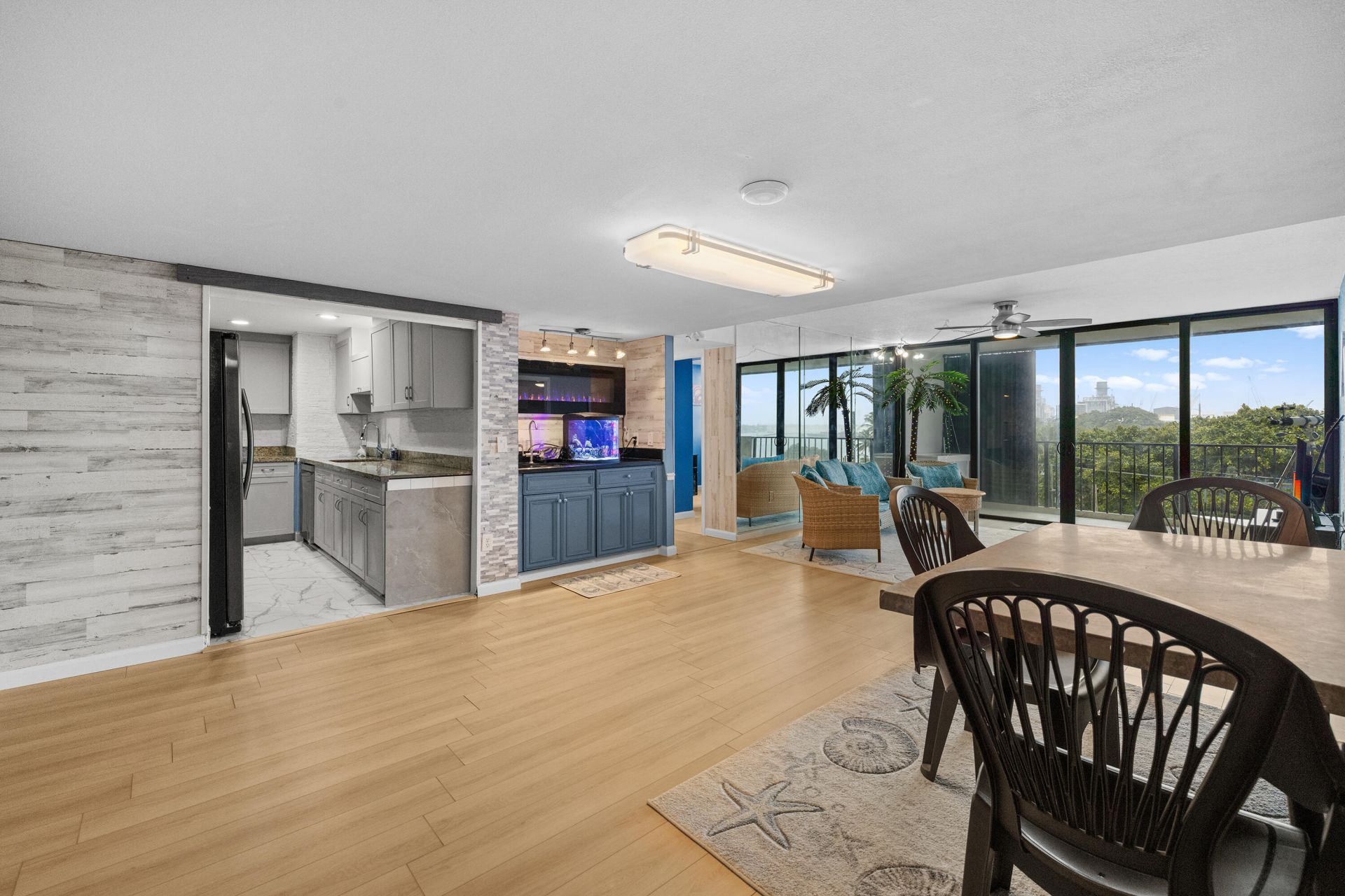 5600 N Flagler Drive, Unit 407, West Palm Beach, FL 33407 Photo