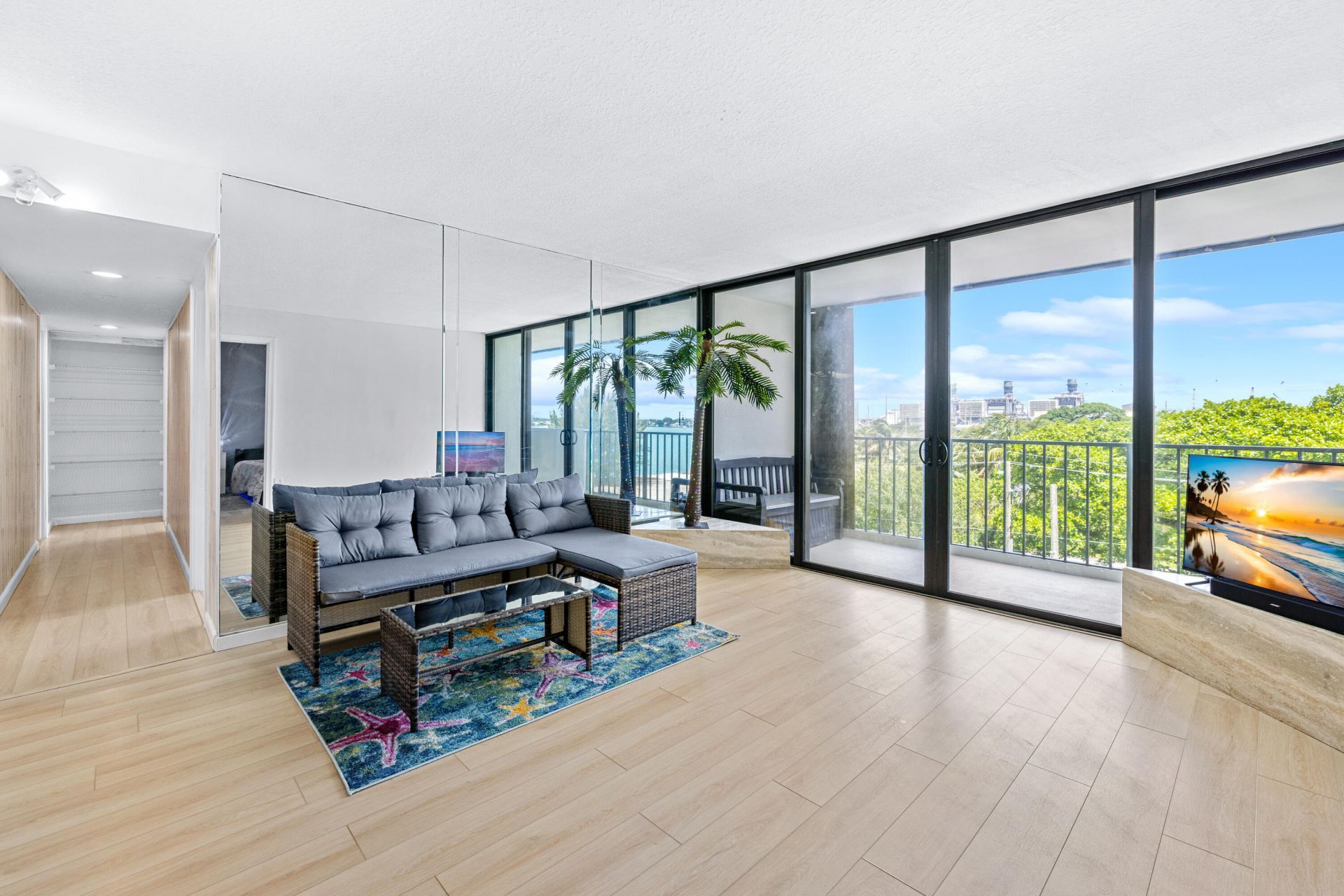 5600 N Flagler Drive, Unit 407, West Palm Beach, FL 33407 Photo