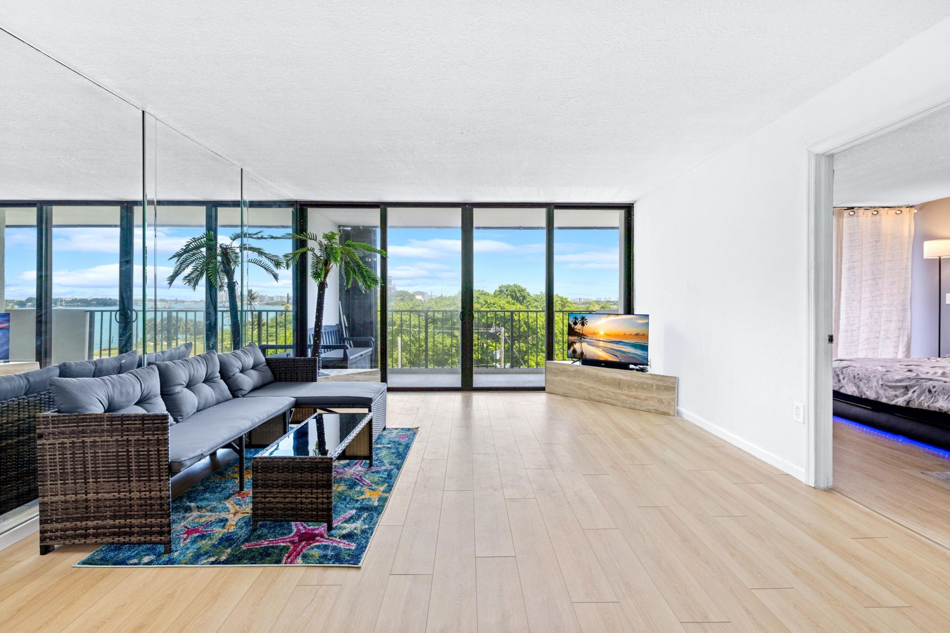5600 N Flagler Drive, Unit 407, West Palm Beach, FL 33407 Photo