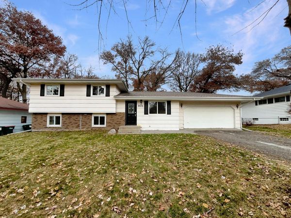 901 Oak Ridge Point NE, Blaine, MN 55434