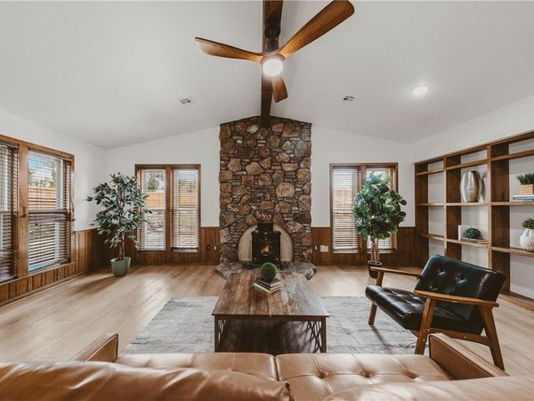 916 S 25th Place , Rogers, AR 72758