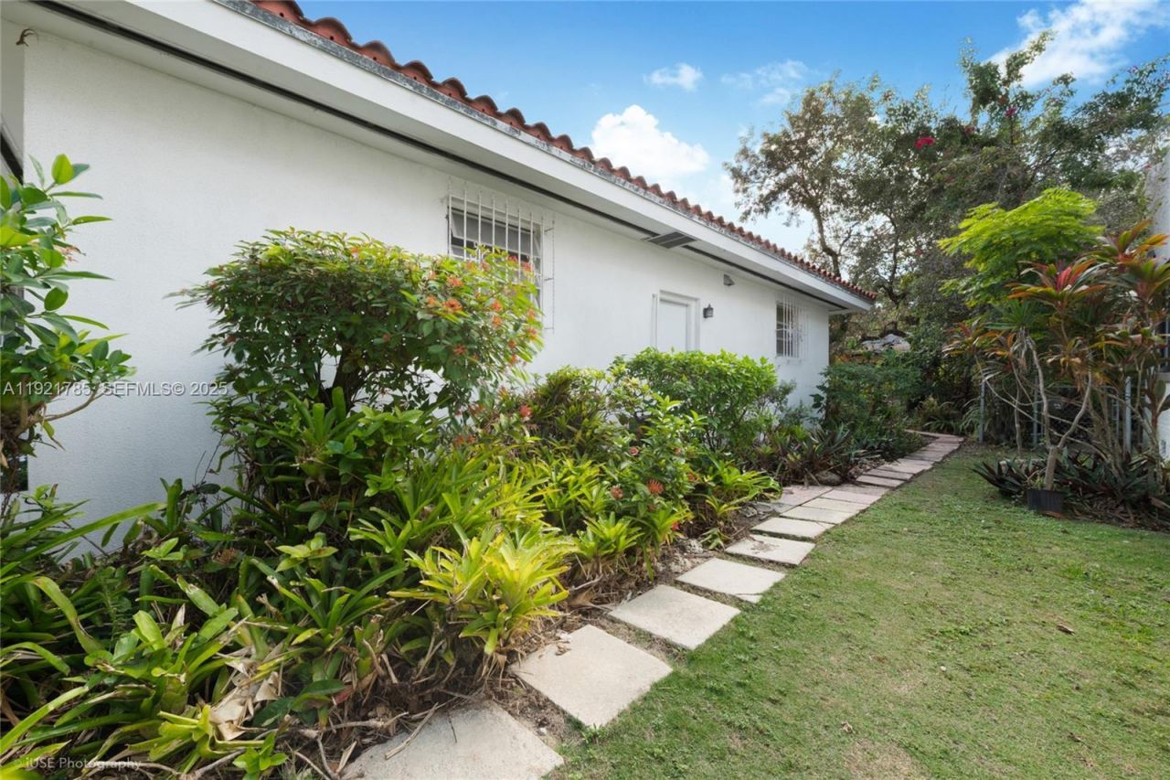 536 Minorca Ave, Coral Gables, FL 33134 Photo