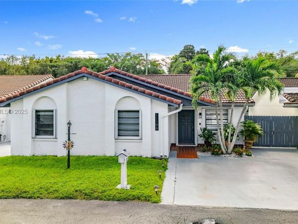 11196 SW 75th Ter, Miami, FL 33173