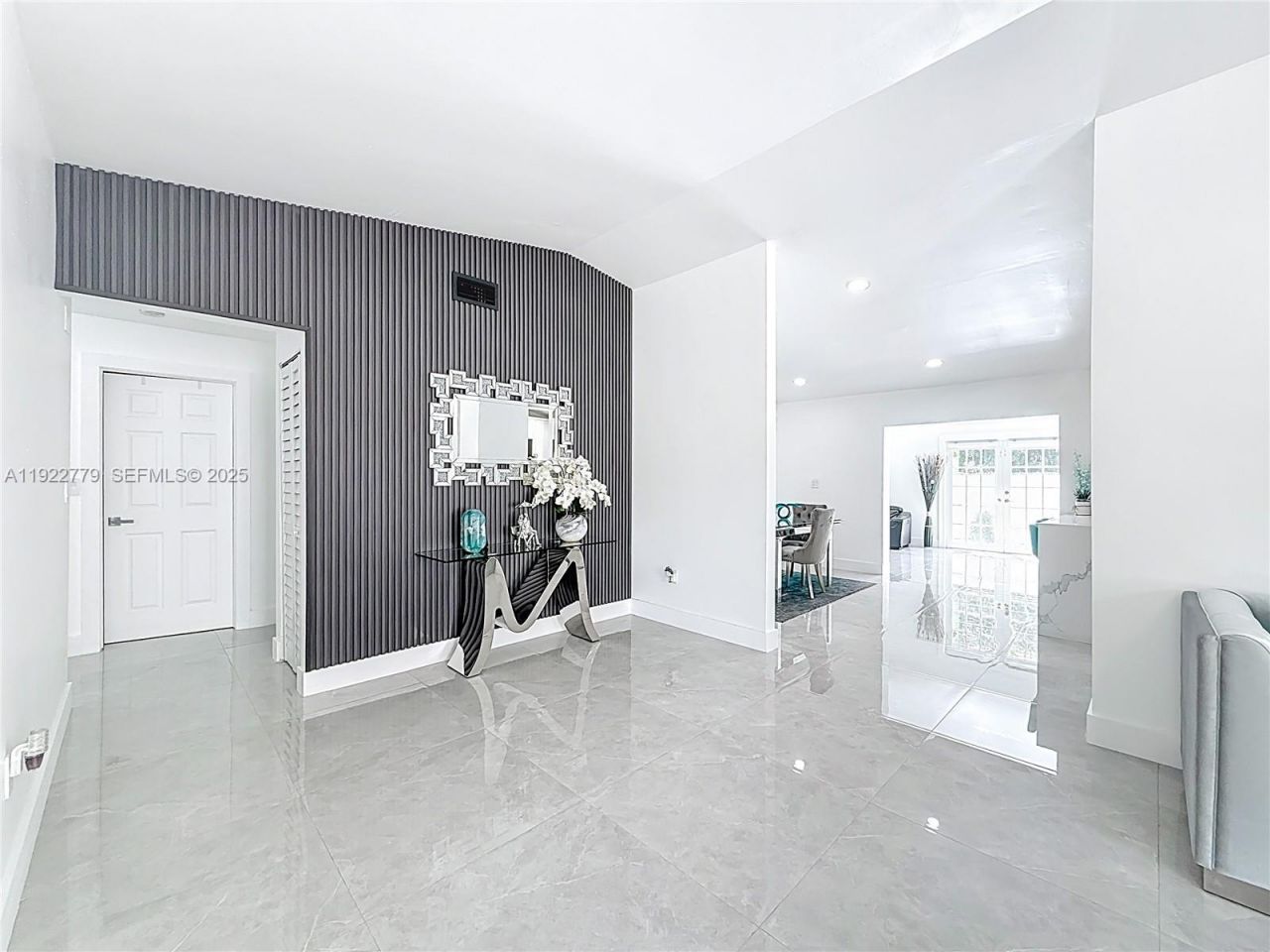 11196 SW 75th Ter, Miami, FL 33173 Photo