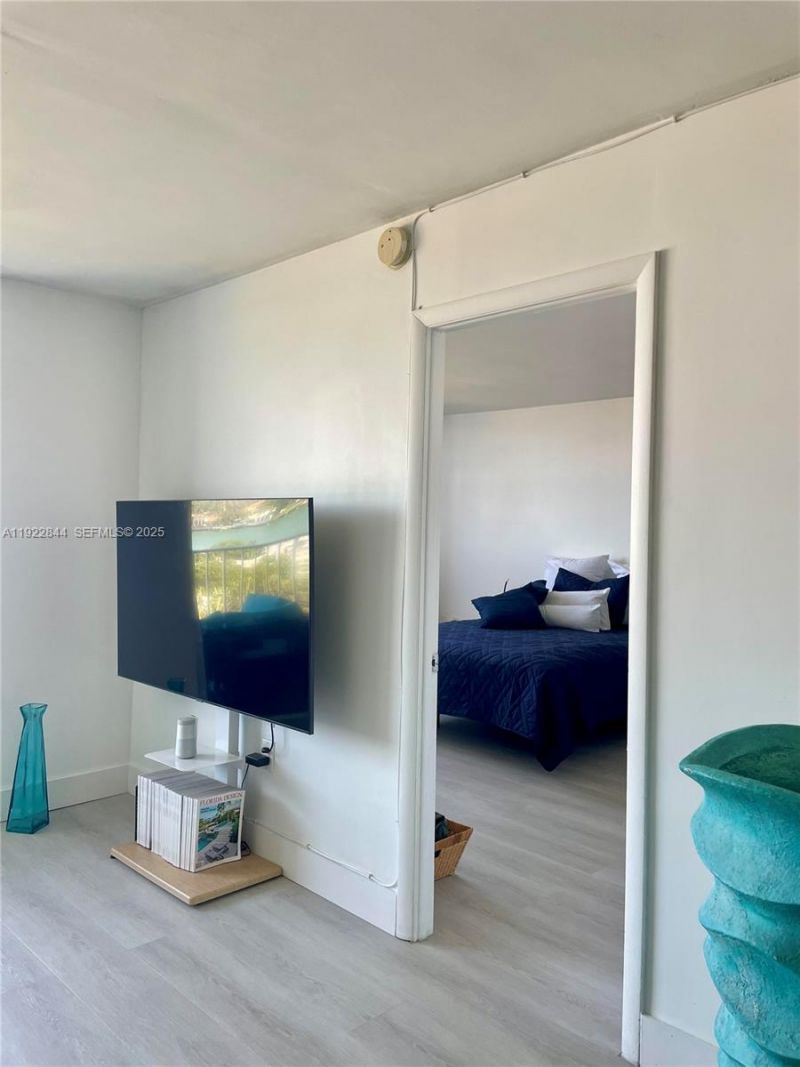 6900 Bay Dr, Unit 7A, Miami Beach, FL 33141 Photo