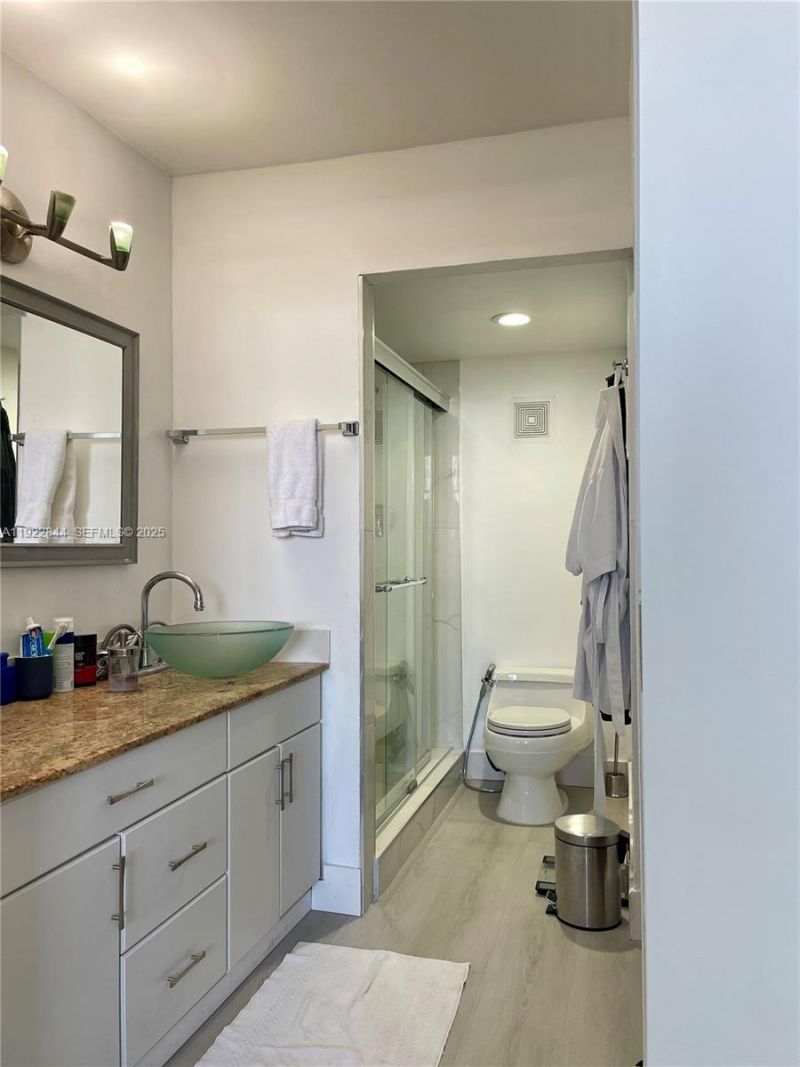 6900 Bay Dr, Unit 7A, Miami Beach, FL 33141 Photo