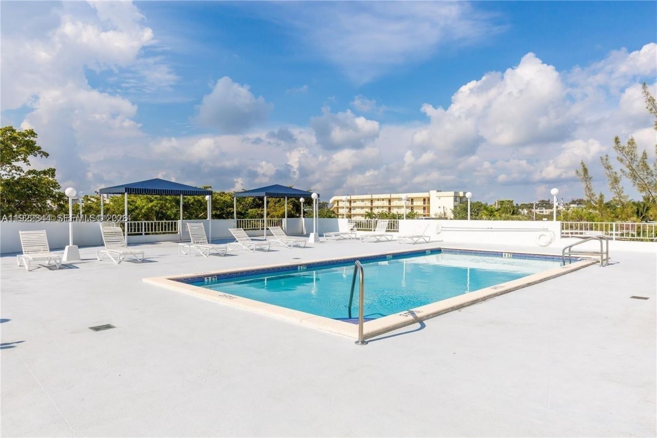6900 Bay Dr, Unit 7A, Miami Beach, FL 33141 Photo