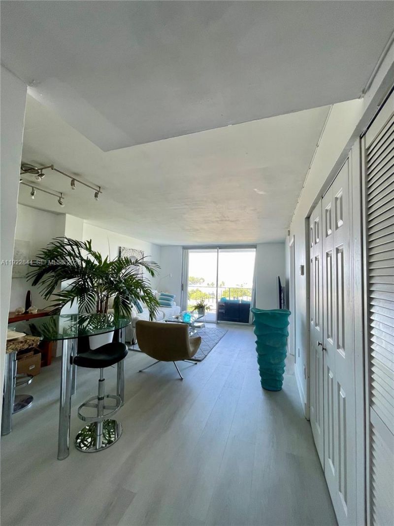 6900 Bay Dr, Unit 7A, Miami Beach, FL 33141 Photo