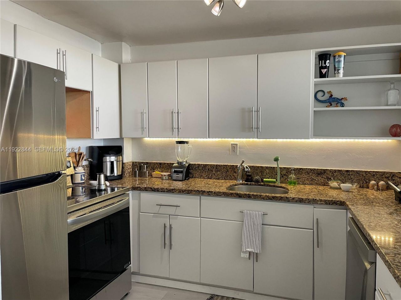 6900 Bay Dr, Unit 7A, Miami Beach, FL 33141 Photo