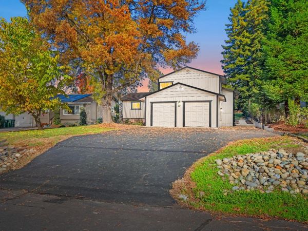 24626 Oro Valley Rd, Auburn, CA 95602