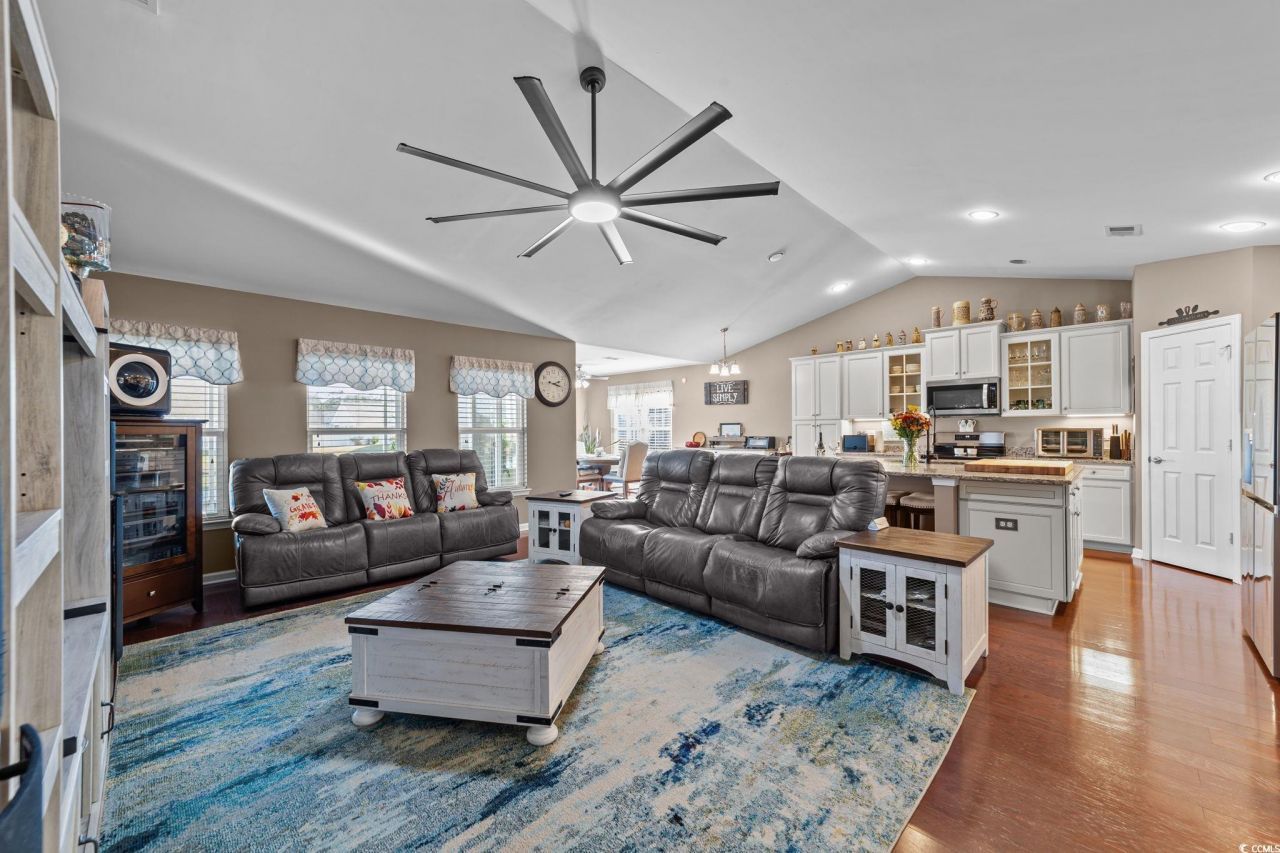 892 Bonita Loop Photo 6